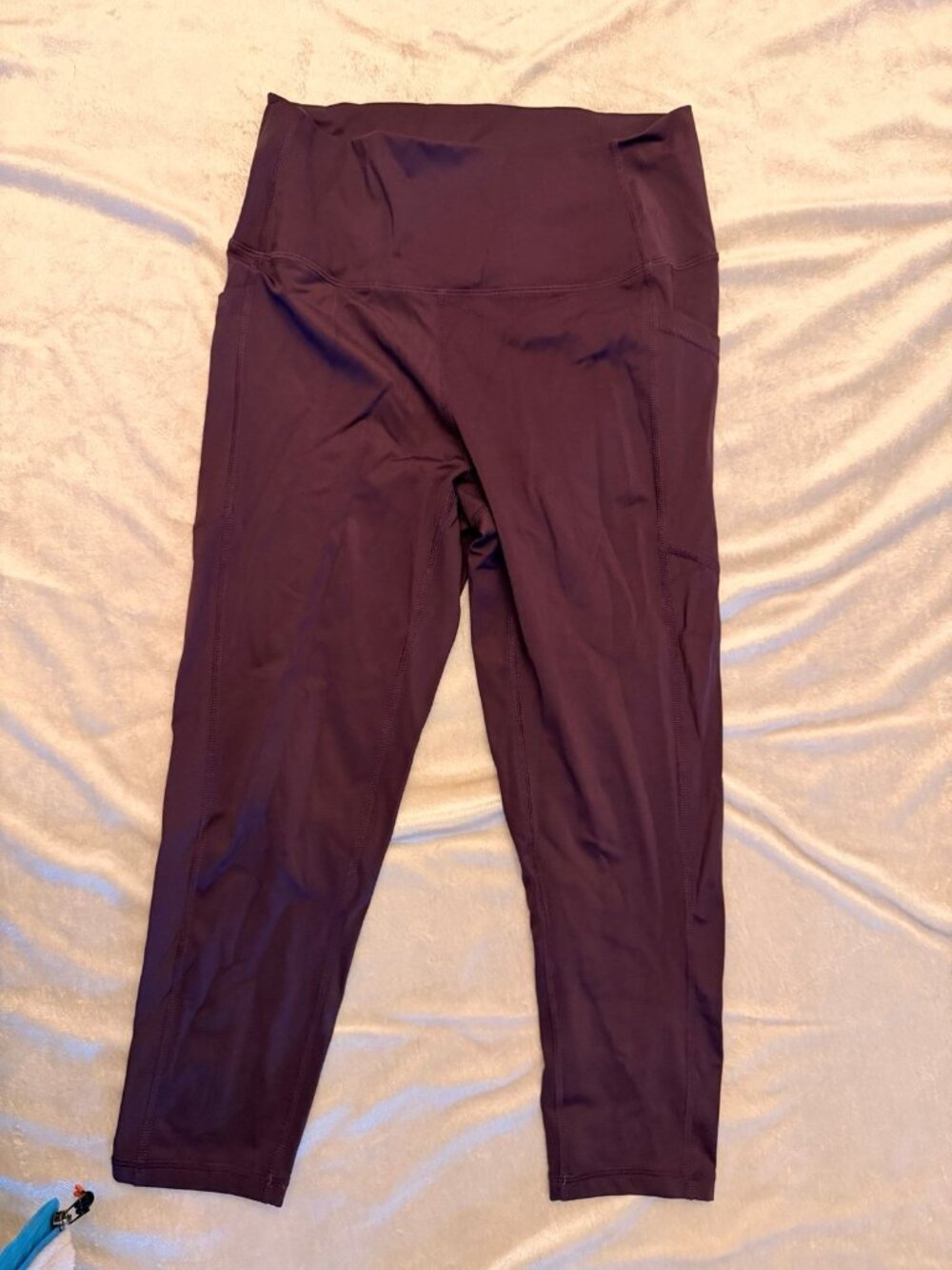 Zyia active plum cropped leggings with pockets, size 8-10